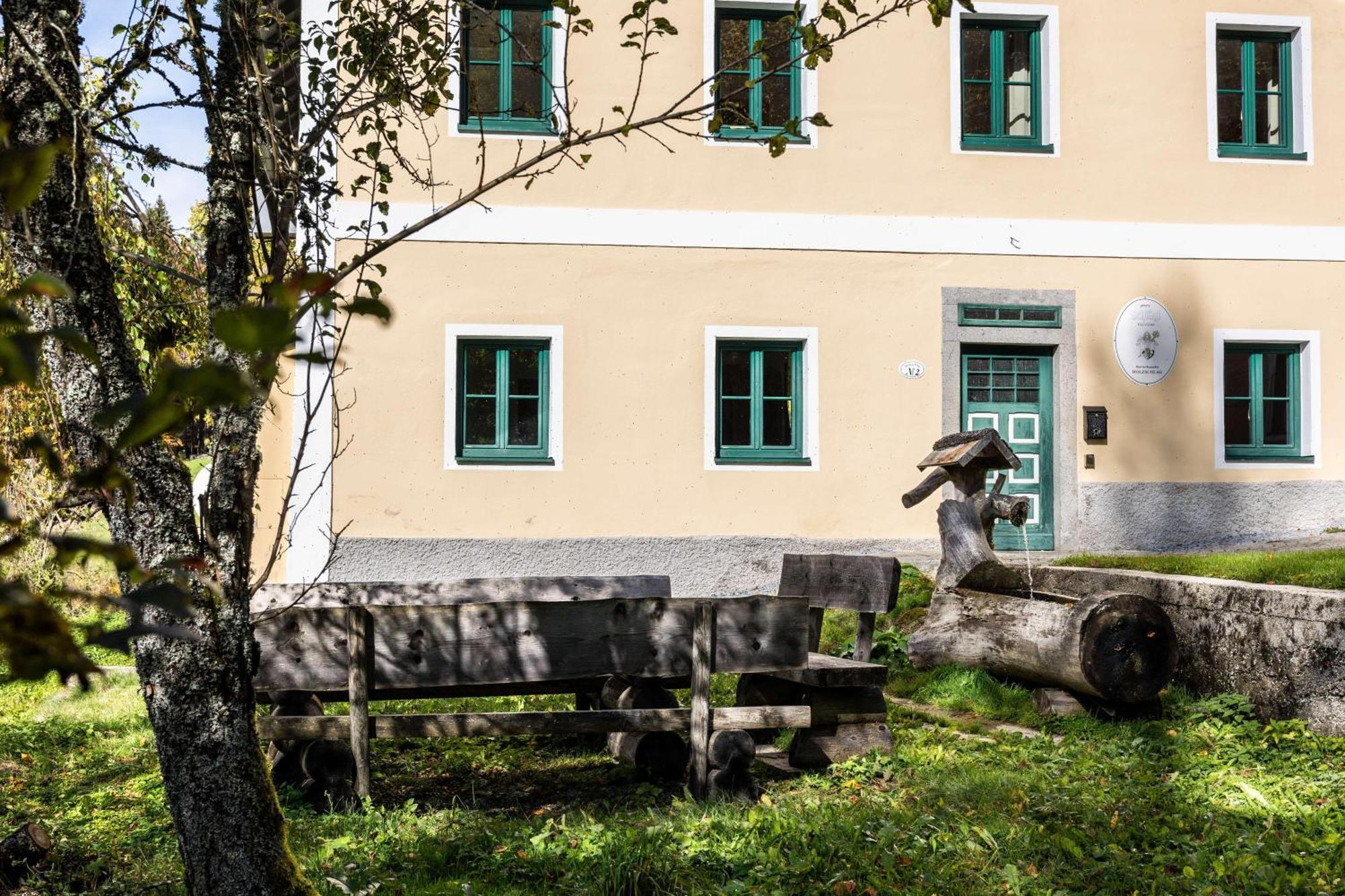 Forsthaus Apartments - Ski + Bike & Hike クラファー・アム・ホッホフィヒト エクステリア 写真