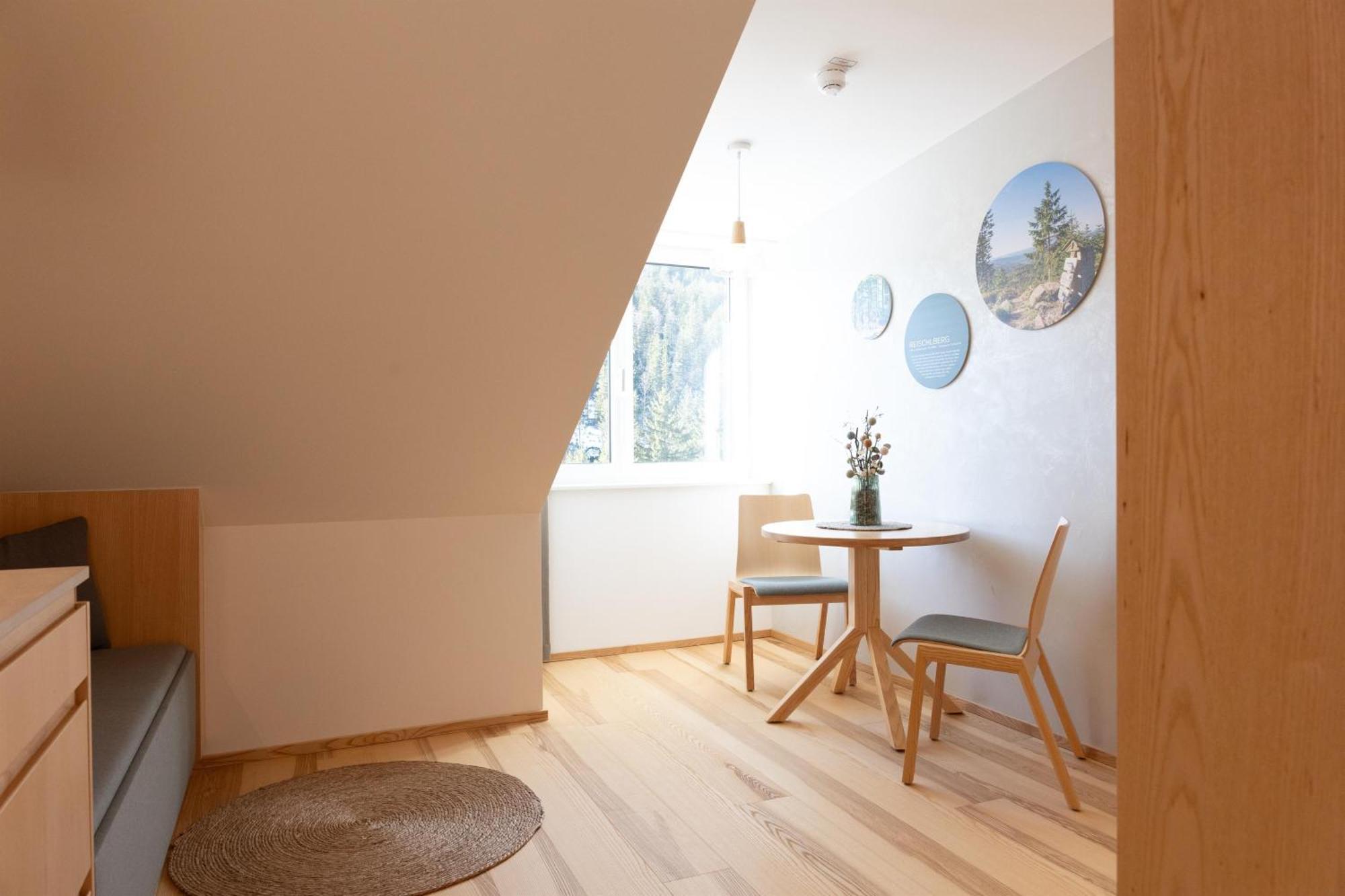 Forsthaus Apartments - Ski + Bike & Hike クラファー・アム・ホッホフィヒト エクステリア 写真