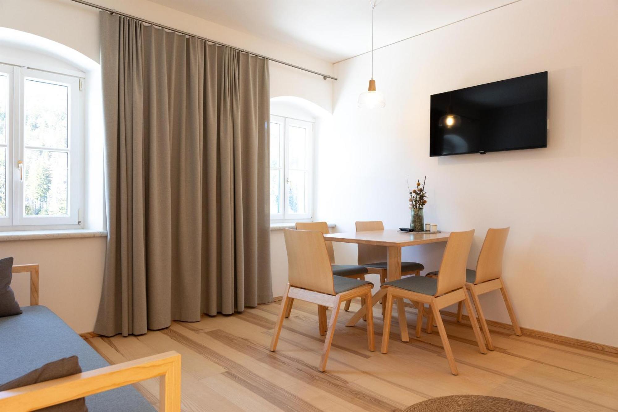 Forsthaus Apartments - Ski + Bike & Hike クラファー・アム・ホッホフィヒト エクステリア 写真